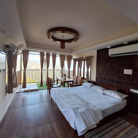 Cloudscape Homestay Pirmed Екстер'єр фото